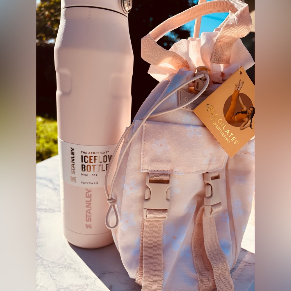 36oz Rose Gold Stanley-Aerolight IceFlow Bottle- Fast Flow Lid W/ Holder